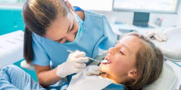 Öğretmene ‘özel’ sömürü: Yıllardır düşük ücretlerle, güvencesiz olarak çalıştırılan eğitimciler isyanda