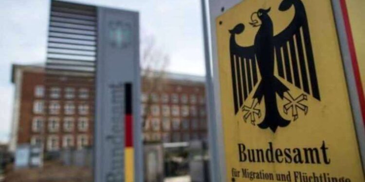 Almanya'ya yapılan iltica başvurularında yüzde 203 artış!