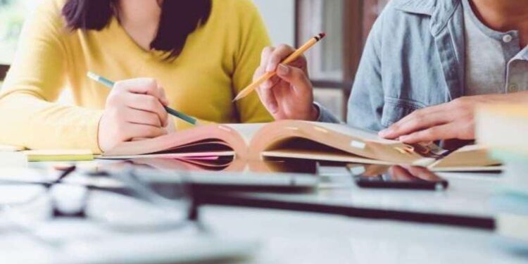 Trump’la beraber Georgia Davası’nda yargılanan iki kişi teslim oldu