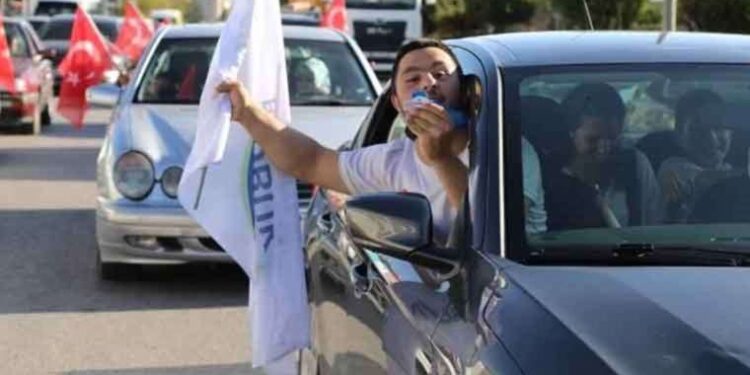 Down sendromlu milli judocu Ahmet Ünal'a coşkulu karşılama