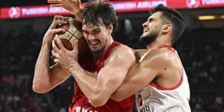 Son Dakika: 12 Dev Adam, Hırvatistan'a finalde kaybetti