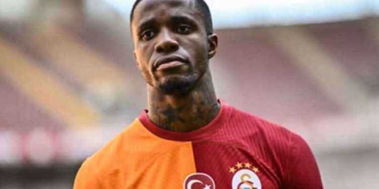 Wilfried Zaha'dan Galatasaray taraftarını heyecanlandıran paylaşım! 'Tünelin sonunda ışık belirdi'