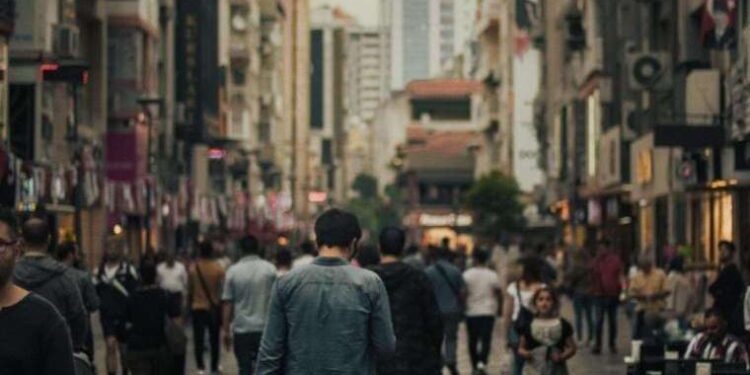 Her dört kişiden üçü enflasyonun gelecek aylarda daha da artacağını düşünüyor: Yurttaşın umudu yok