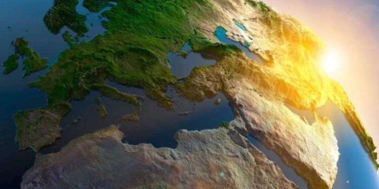 İstanbul’da 13’üncü kattan düşen kadın yaşamını yitirdi!
