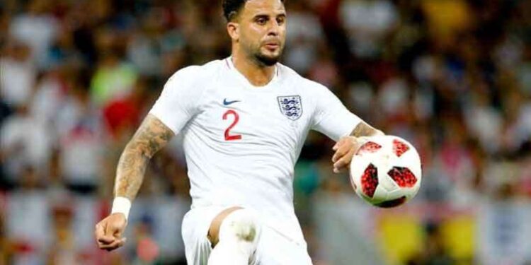 Kyle Walker 2026'ya kadar Manchester City'de
