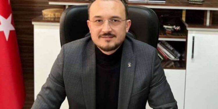 AKP'li Ahmet Kulat istifa etti