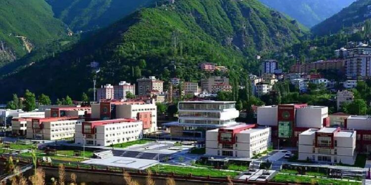 Aile üniversitesi: Müdür Kuruoğlu’nun yeğeni de yabancı kontenjanından öğretim görevlisi!