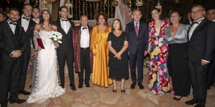 Kemal Kılıçdaroğlu, Tunç Soyer'in kızının nikah şahidi oldu: 'Atatürk'ün yolundan ayrılmasınlar'
