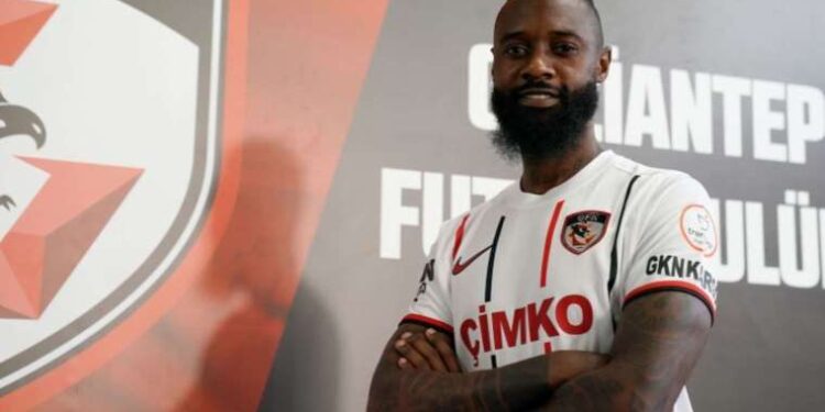 Gaziantep FK'ye Kamerunlu stoper!