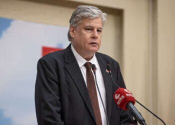 Örsan Öymen'den Diyarbakır'da dikkat çeken sözler: 'AKP padişahlık düzeni kurmuş'