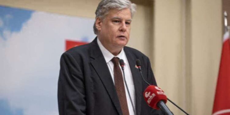 Örsan Öymen'den Diyarbakır'da dikkat çeken sözler: 'AKP padişahlık düzeni kurmuş'