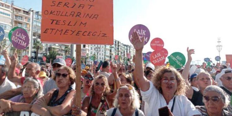 Yurttaşlar ÇEDES Projesi'ni protesto etti: Karanlığa teslim olmayacağız