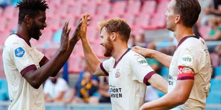 PSV Eindhoven deplasmanda 3 attı 3 aldı!