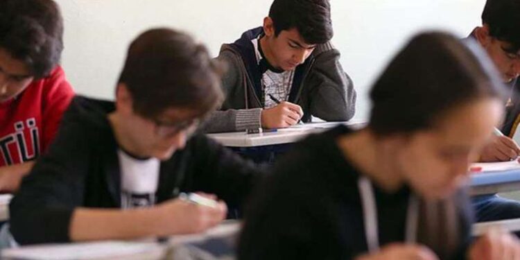 Becan: En büyük eğitim fiyaskosu