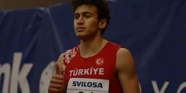 Milli atlet Ayetullah Demir Türkiye rekoru kırdı