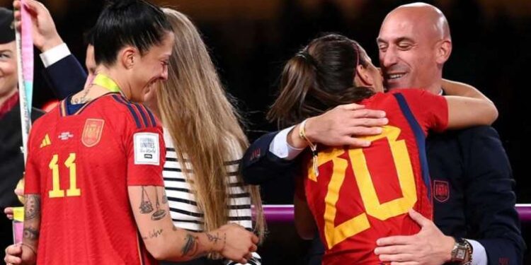 İspanya'daki 'öpücük' krizinde yeni gelişme... Luis Rubiales istifa kararı aldı!