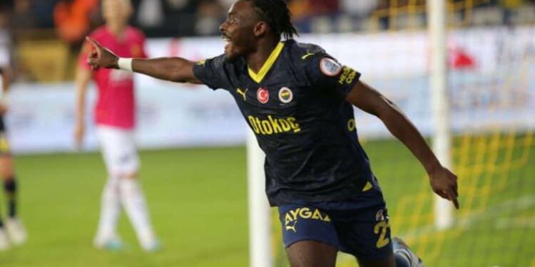 Fenerbahçe milli araya lider girdi: Ankaragücü 0-1 Fenerbahçe