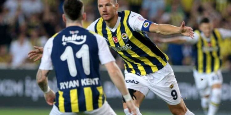 Fenerbahçe'yi Edin Dzeko taşıdı: Fenerbahçe 2-1 Gaziantep FK