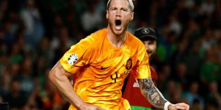Hollanda, deplasmanda Wout Weghorst ile güldü!