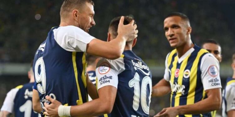 Göztepe taraftarı sezonu “Emre Can istifa” diyerek açtı