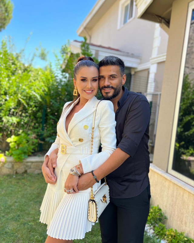 kara-para-aklama-ve-vergi-kacakciligiyla-suclanan-16380515_2127_m Kara para aklama ve vergi kaçakçılığıyla suçlanan Dilan Polat hesabını kapattı