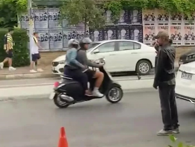 nejat-isler-fenerbahce-macina-gitmek-icin-16226754_4894_m-1 Nejat İşler, Fenerbahçe maçına gitmek için otostop çekerken görüntülendi