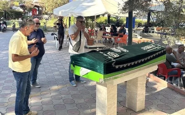 Evde canını kıyan oyuncu Merve Kayaalp'in babası konuştu: Projelerde yer alamadığı için morali bozuktu