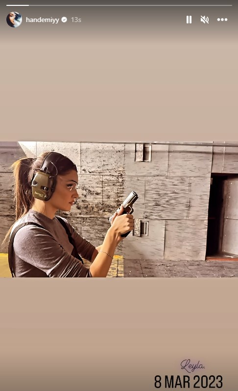 Oyunculuk performansından dolayı linç edilen Hande Erçel'in 1 yıldır özel dersler aldığı ortaya çıktı