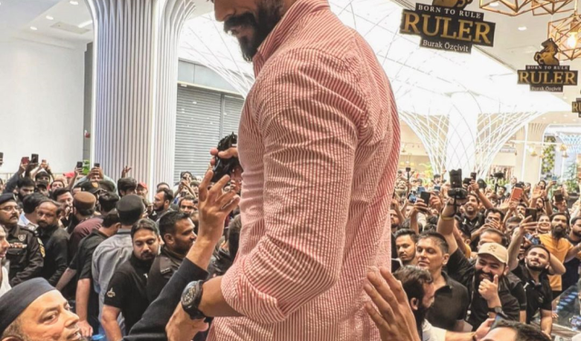 Pakistan'da Burak Özçivit izdihamı! Erkek hayranlarının içinden güçlükle kurtarıldı