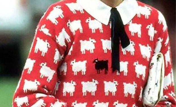 Prenses Diana'nın ünlü koyunlu kazağı 1,14 milyon dolara (31 milyon TL) satıldı