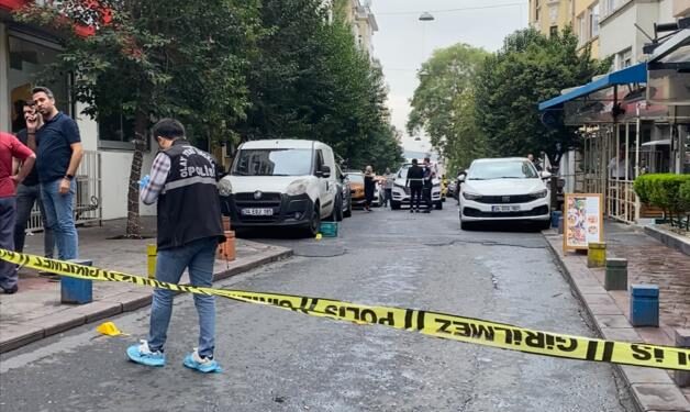 Saldırı anı anbean kamerada! Oyuncu Ufuk Bayraktar'ın kafesinde 3 kişiyi yaralayan silahlı saldırgan yakalandı