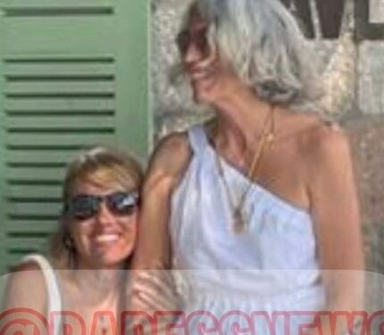 Serenay Sarıkaya'nın annesi Umay Seyhan'ın yasak aşkının karısıyla fotoğrafı çıktı