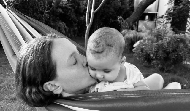 Taner Ölmez ile Ece Çeşmioğlu çifti ikinci kez anne ve baba oluyor