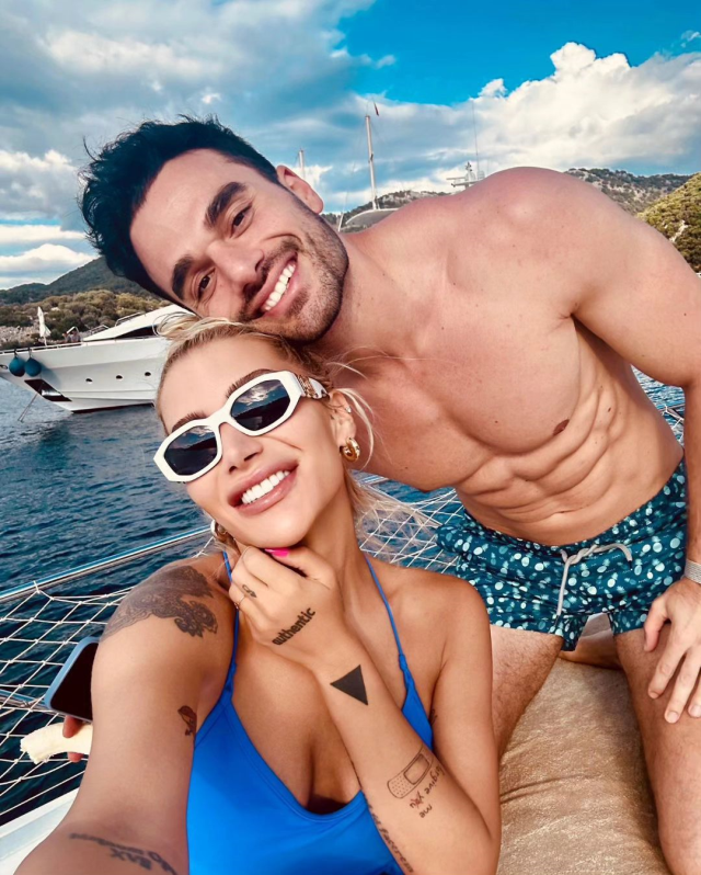 unlu-sarkici-irem-derici-ve-atakan-isiktan-ayrildi-16309574_7802_m Ünlü şarkıcı İrem Derici ve Atakan Işıktan ayrıldı