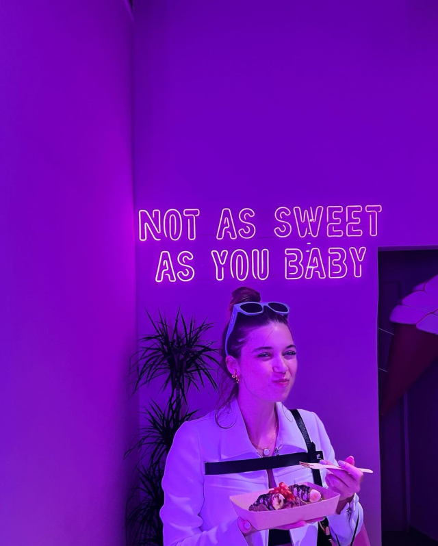 yunanistan-da-tatil-yapan-afra-saracoglu-nun-16227319_2492_m Yunanistan'da tatil yapan Afra Saraçoğlu'nun tanga bikinisiyle poz verdi