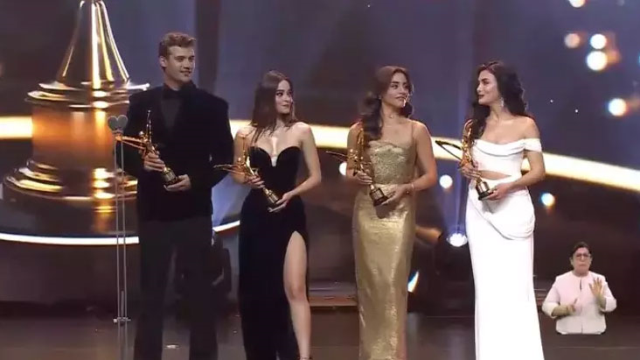 49-altin-kelebek-odulleri-sahiplerini-buluyor-16592404_6835_m 49. Altın Kelebek Ödülleri sahiplerini buluyor