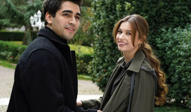 Afra Saraçoğlu, Mert Ramazan Demir'le ayrıldı: Sadece iş arkadaşıyız