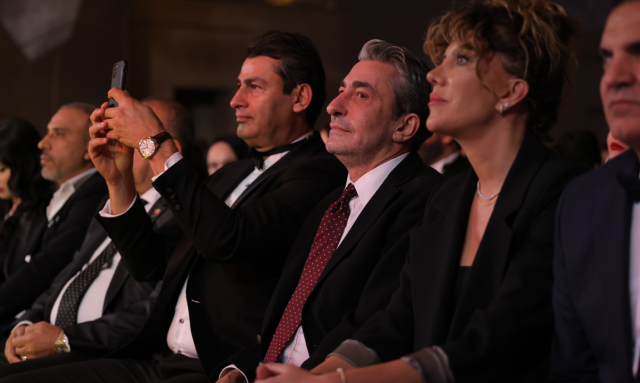 altin-palmiye-odulleri-sahiplerini-buldu-16555664_976_m Altın Palmiye Ödülleri sahiplerini buldu! Yıldızlar geçidine dönen gecede bir ödül de Haberler.com'a