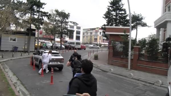 banu-parlak-serbest-kaldi-adliyeden-kosarak-3-16559558_o-1 Ruhsatsız silah bulundurma suçundan gözaltına alınan Banu Parlak adli kontrol şartıyla serbest bırakıldı