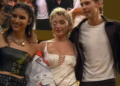 Florence Pugh, Brezilya'da sahnede poz verdiği sırada bir hayranı kafasına sert bir nesne fırlattı