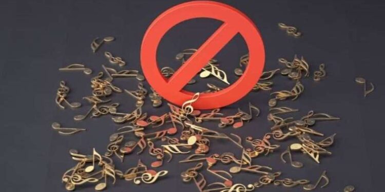 Nijerya’da kaçak petrol rafinerisindeki patlamada 37 kişi öldü