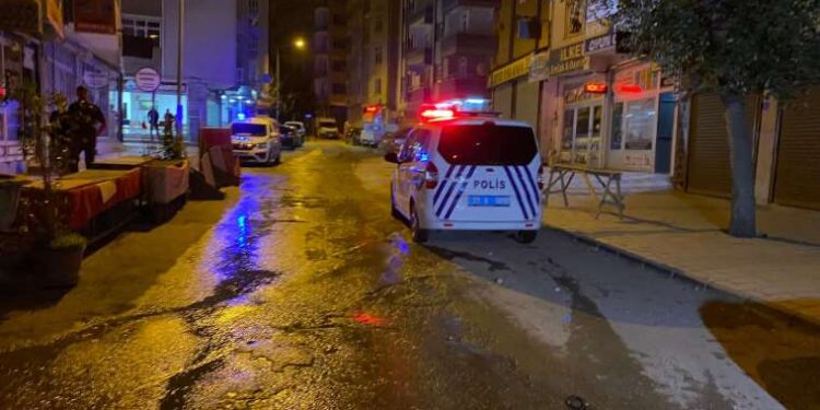 Gaziantep’te ‘yan bakma’ kavgası: 2 yaralı