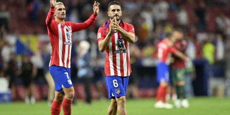 Kamyona çarpıp sıkışan çekici sürücüsünü itfaiye kurtardı