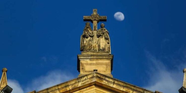 İran’da bir cezaevinde mahkumlar isyan çıkardı