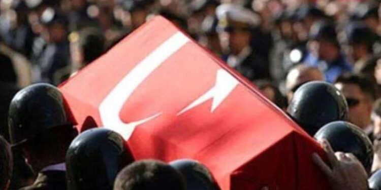 Çanakkale Boğazı’nda konteyner gemisi makine arızası yaptı