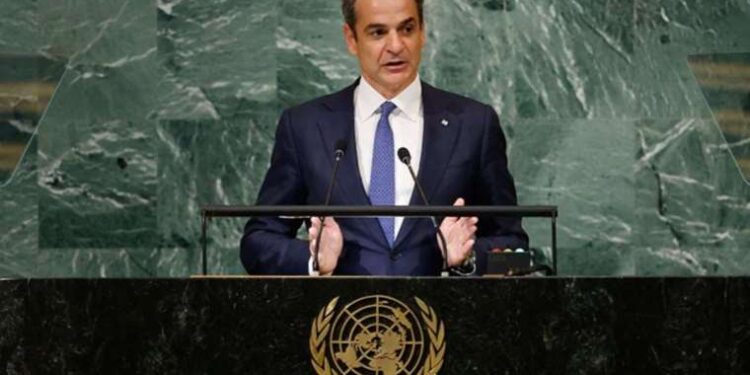 Azerbaycan’ın Karabağ’daki Ermenilere gönderdiği insani yardım yola çıktı