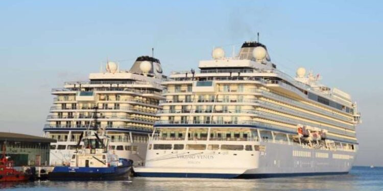 Sultanbeyli’de ormanlık alanda yangın!