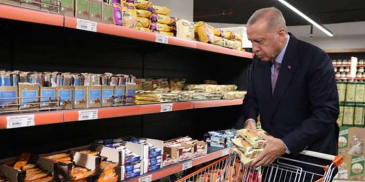 İzmir’de Gönüllülüğe Saygı Anıtı açıldı
