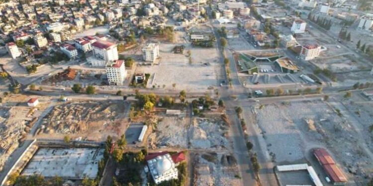 Adobe yapay zeka akımına katılıyor; yeni düzenleme aracı