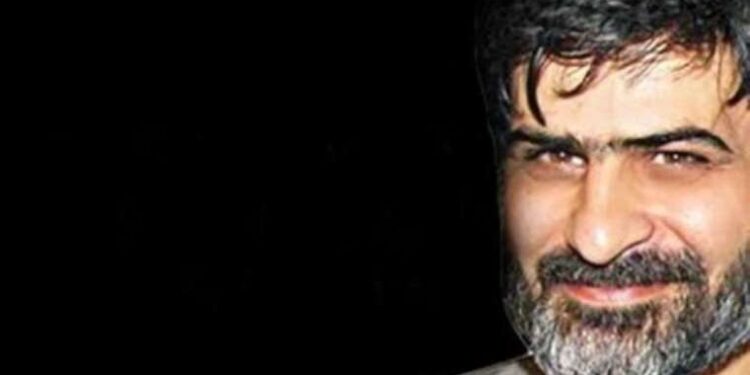 Gece kulübünde duvardaki gizli bölmeden ‘uzun namlulu silah’ çıktı